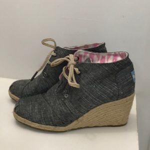 Toms wedge gingham booties